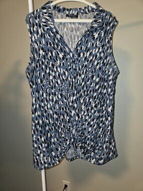 Lily Morgan Sleeveless Printed Blouse | Size 1X | Blue Patterned Top